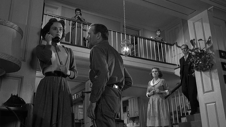 кадр из фильма Часы отчаяния