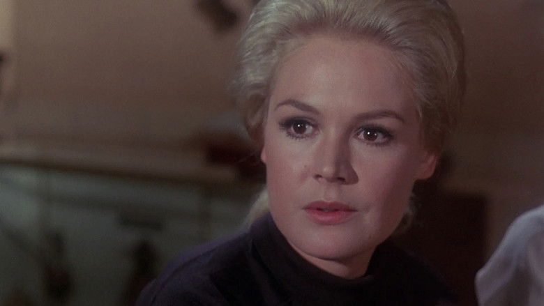 кадр из фильма Данвичский ужас