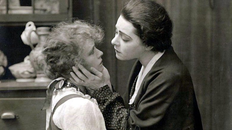 кадр из фильма War Brides