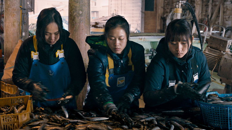 кадр из фильма 海辺の彼女たち