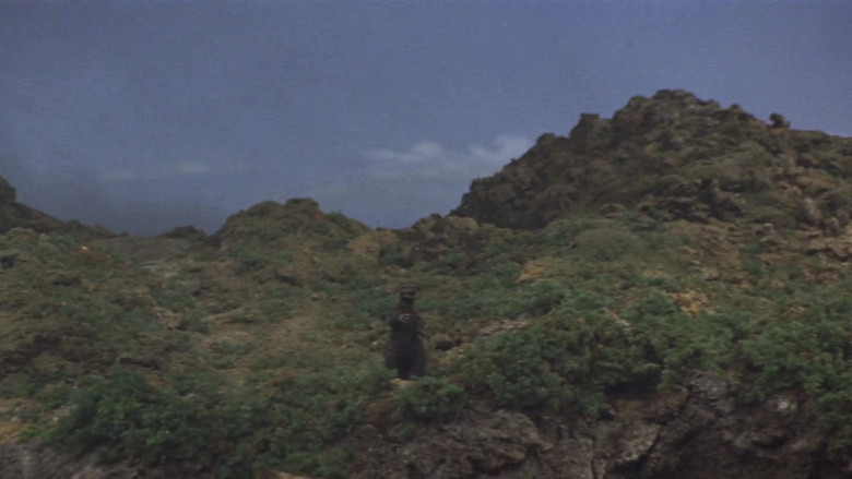 кадр из фильма Годзилла против Морского монстра