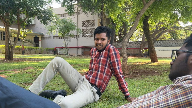 кадр из фильма Moondru Kanavugal