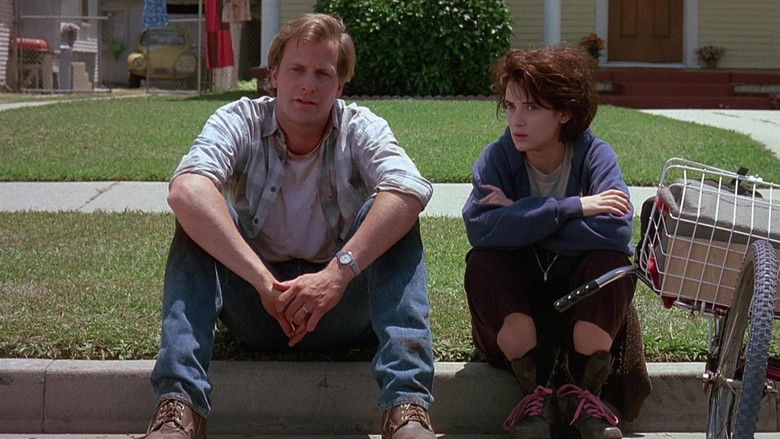 кадр из фильма Добро пожаловать домой, Рокси Кармайкл