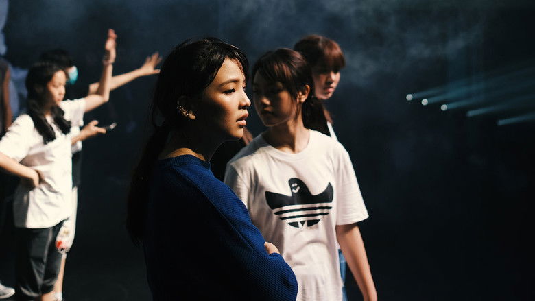 кадр из фильма BNK48. Девочки не плачут