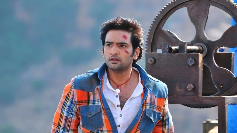 кадр из фильма வல்லவனுக்கு புல்லும் ஆயுதம்