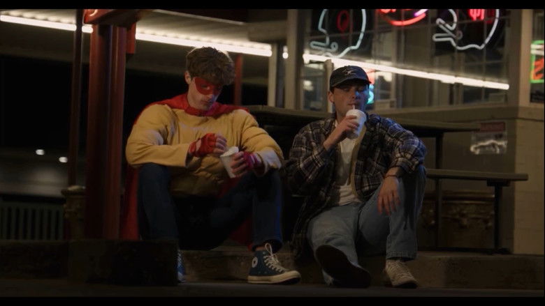 кадр из фильма INCREDIBLE MAN