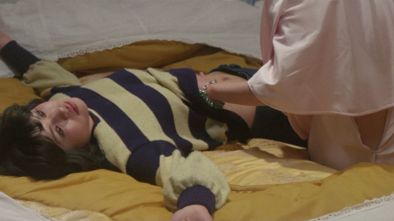 кадр из фильма 白い指の戯れ