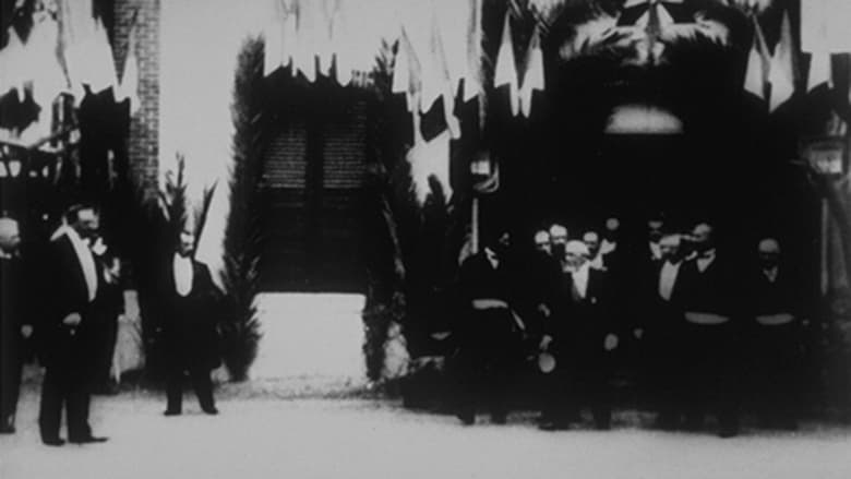 кадр из фильма M. le président au palais d’hiver