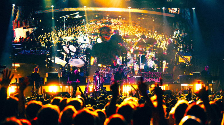 кадр из фильма The Cure: The Show of a Lost World