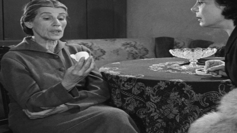 кадр из фильма Η Καφετζού