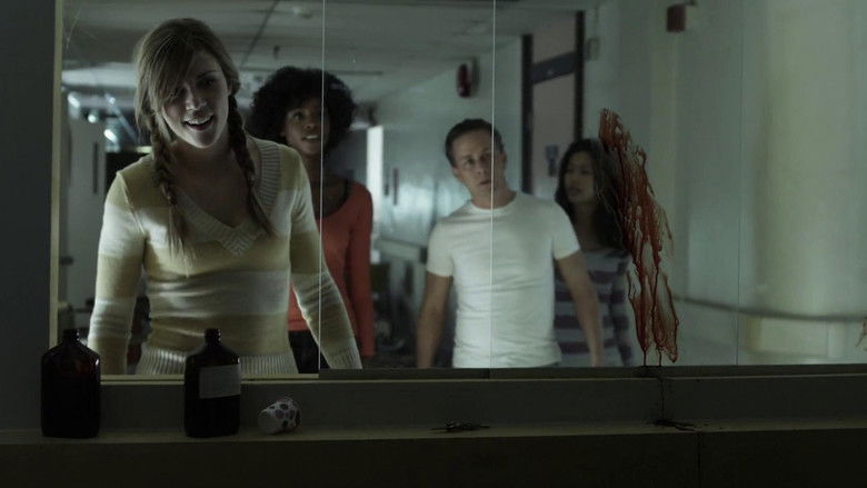 кадр из фильма Поворот не туда 4