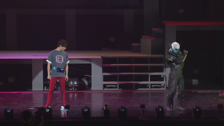 кадр из фильма 仮面ライダーリバイス ファイナルステージ＆番組キャストトークショー