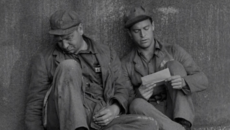 кадр из фильма Казенный дом