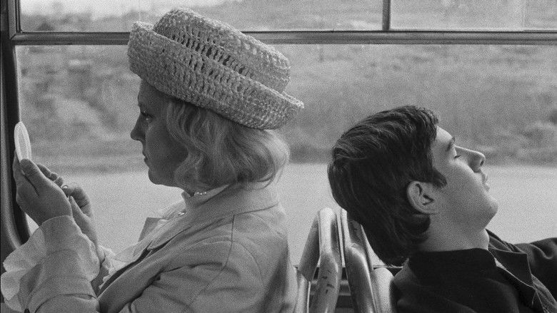 кадр из фильма Долгие проводы