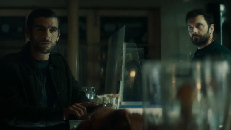 кадр из фильма Никто не узнает