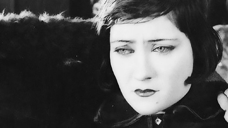 кадр из фильма В руках мужчин