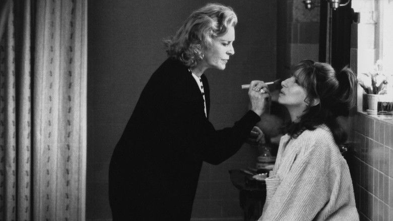 кадр из фильма У зеркала два лица